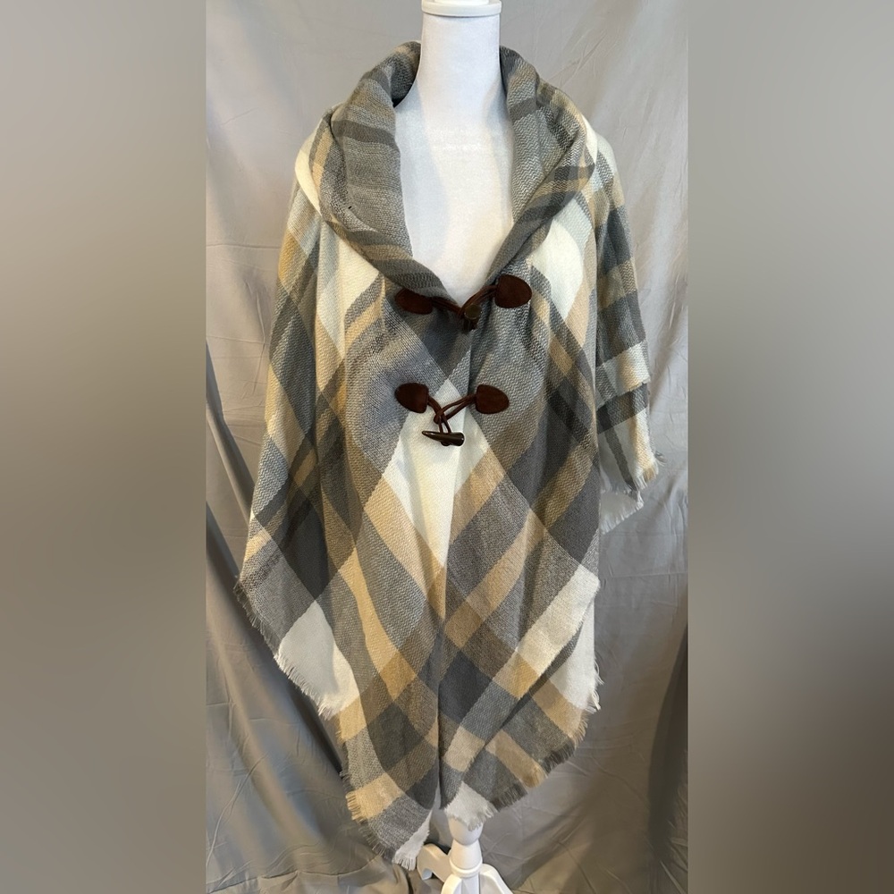 Francesca's Collections Plaid Fall shawl wrap cape poncho in Gray/crm - Picture 1 of 4